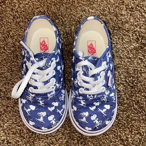 Toddler vans size 7 . Peanuts snoopy collection